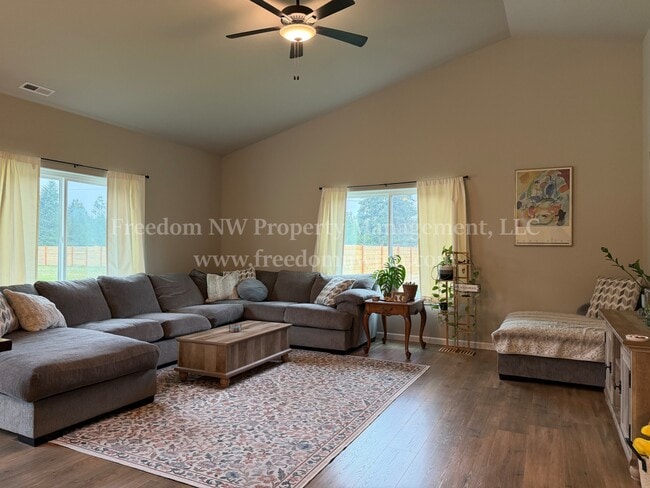 Building Photo - 17315 Pendleton St SW