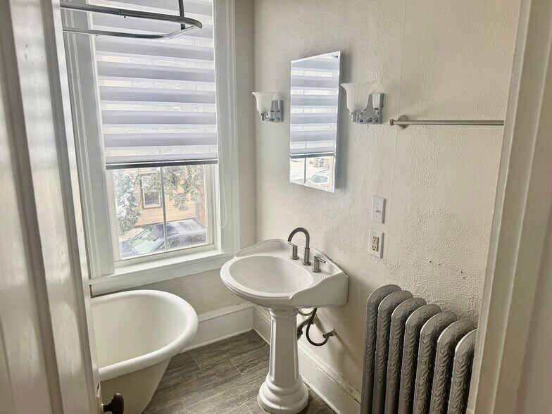 Building Photo - 52 Genesee St