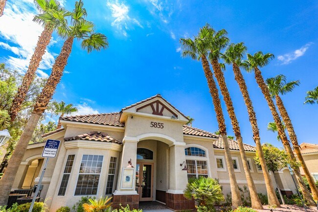 Building Photo - 3 Bedroom First Floor Condo Convenient To Nellis AFB