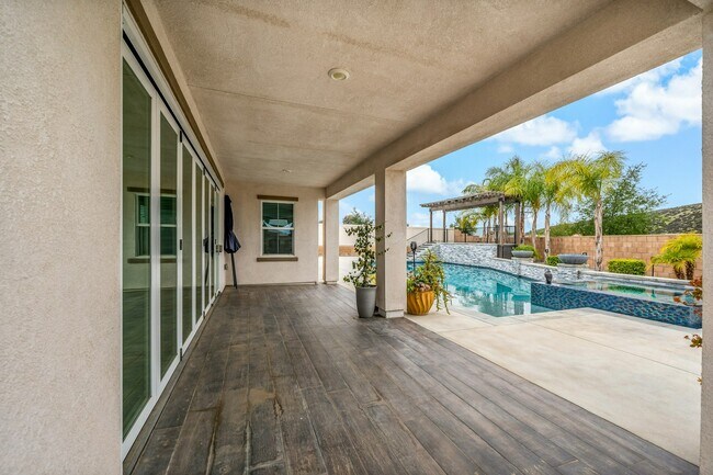 Building Photo - 32847 Bachelor Peak St