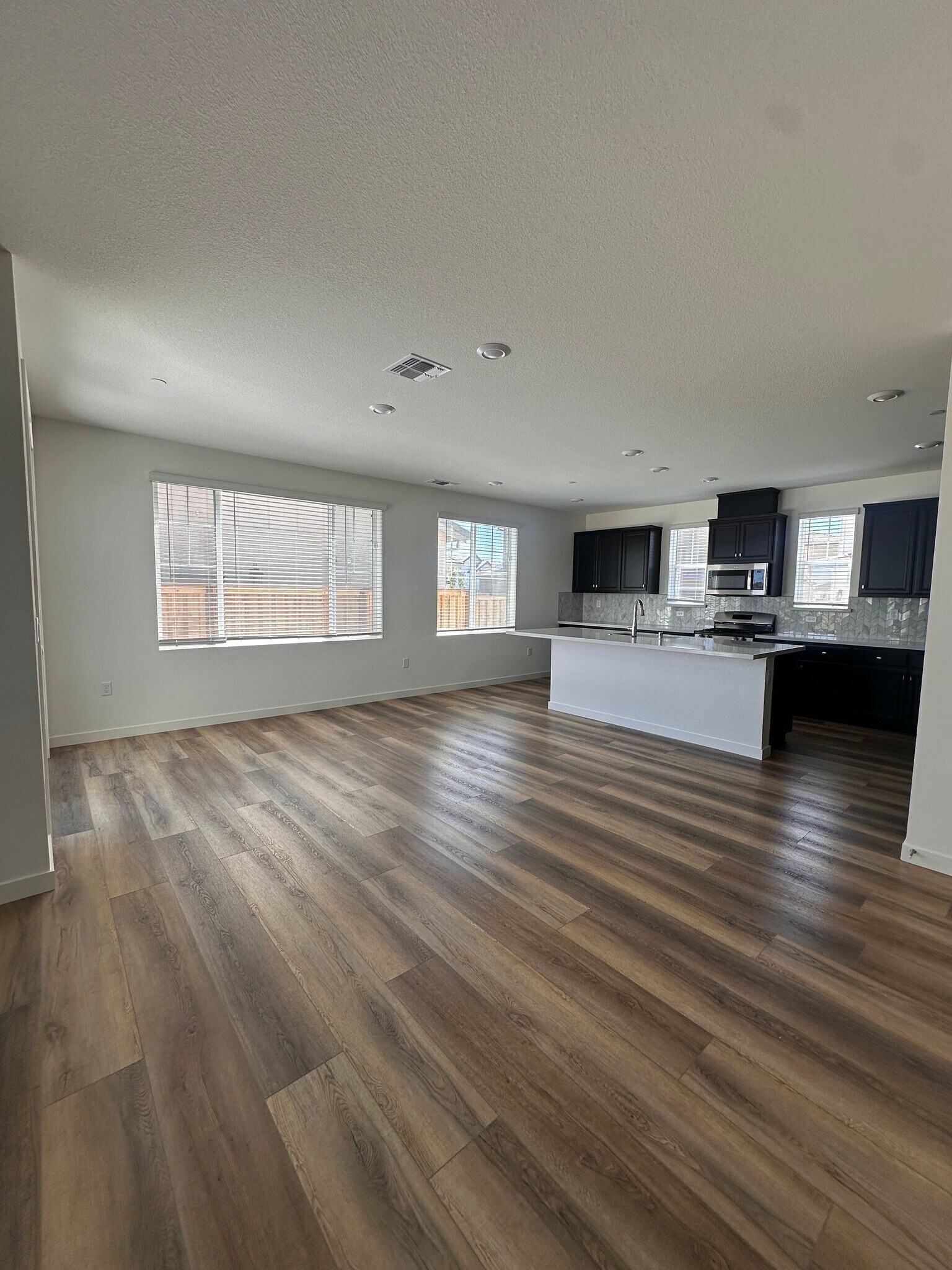 Building Photo - 2476 Laramie Cir