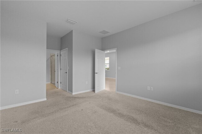 Building Photo - 3041 Royal Gardens Ave