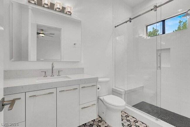 Building Photo - 20 Pebble Hills Ct