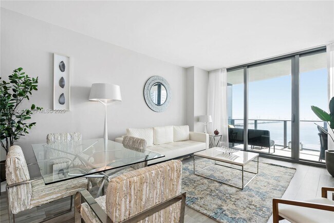 Building Photo - 460 NE 28th St