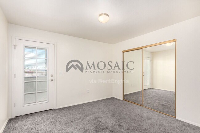 Building Photo - 461 W Holmes Ave