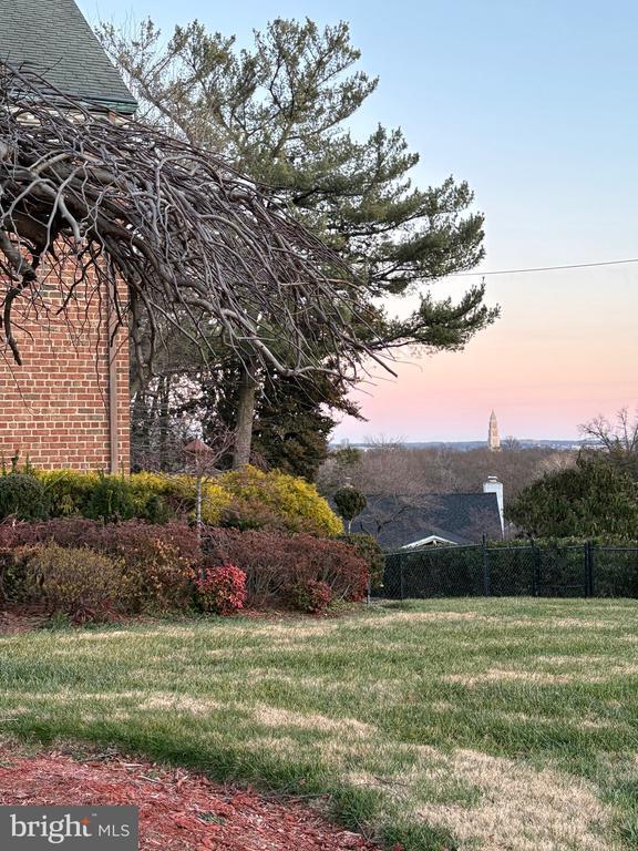 Building Photo - 513 Cathedral Dr