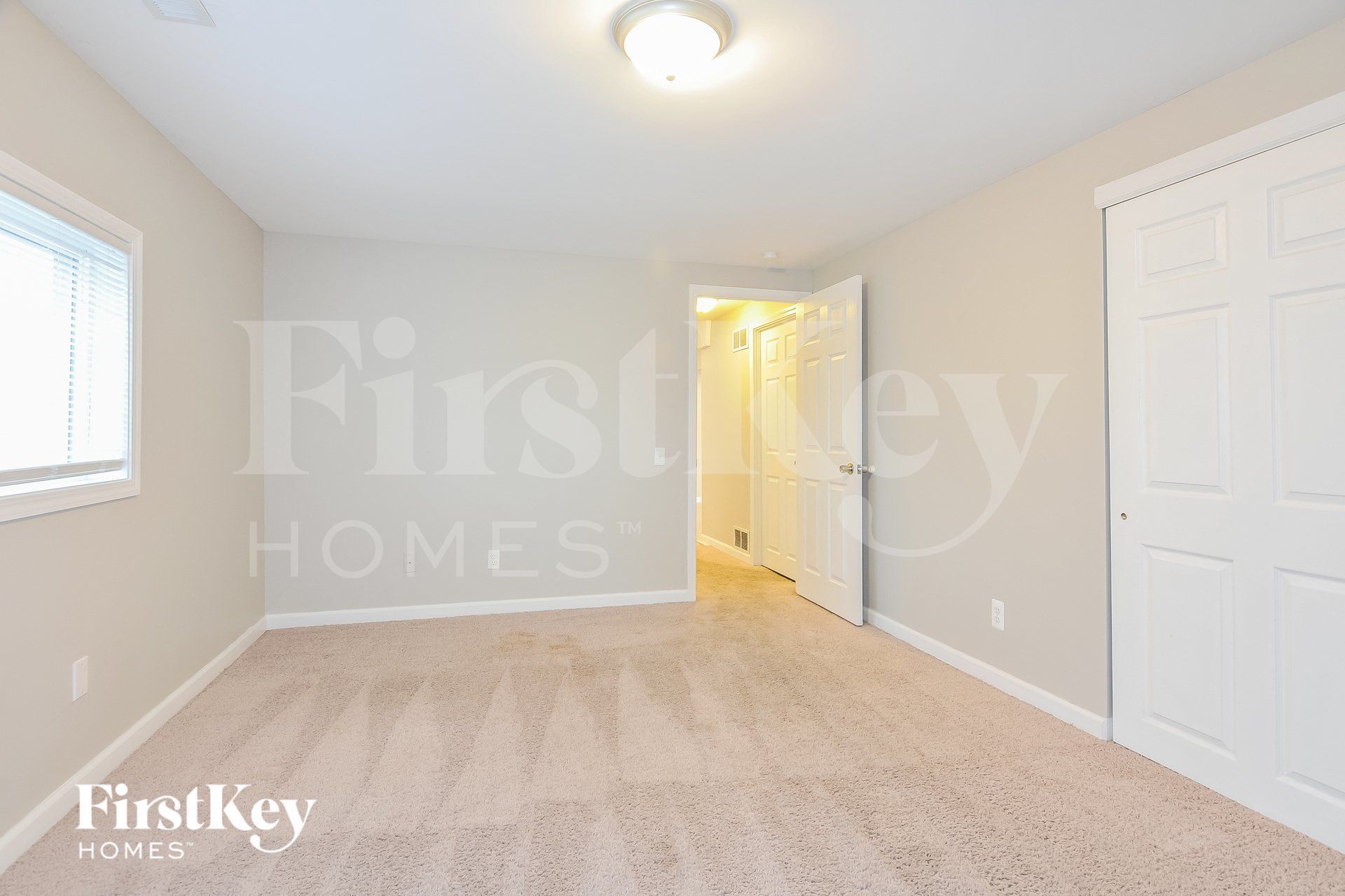 Building Photo - 1562 Glenage Dr