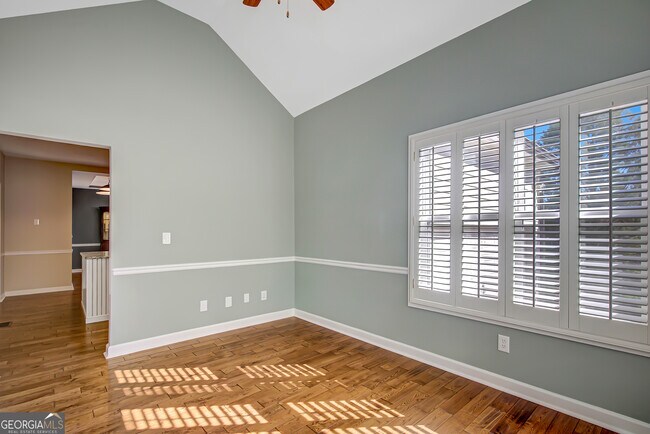 Building Photo - 112 Cottage Grove