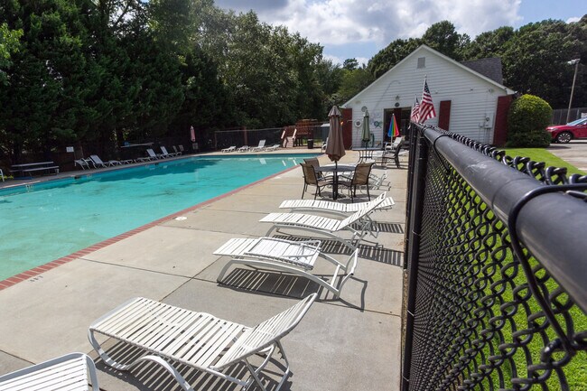 Building Photo - 5485 Forest Falls Dr