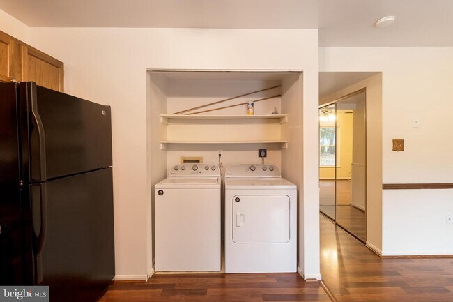 Building Photo - 3935 Wintergreen Pl