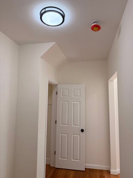 Building Photo - 175 Fairview Ave