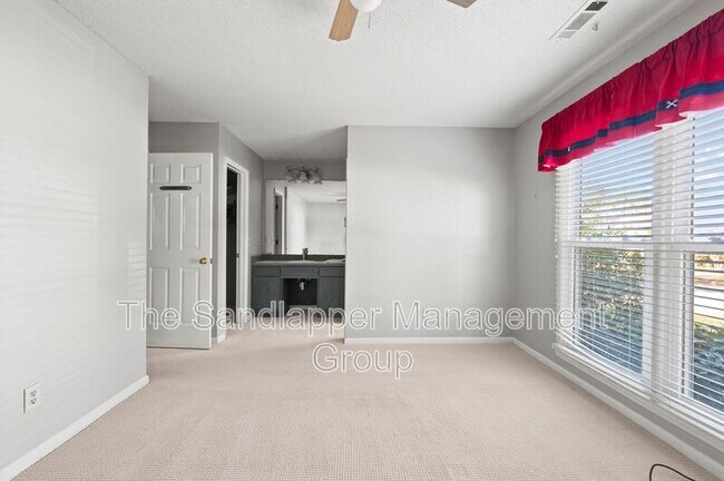 Building Photo - 1239 Cornwallis Dr