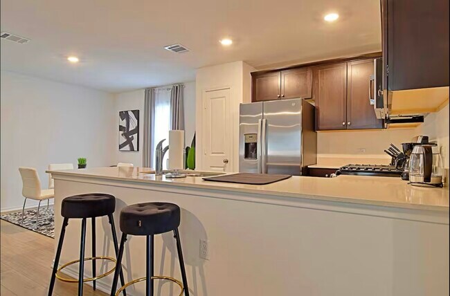 Building Photo - 13524 Knights Br Dr