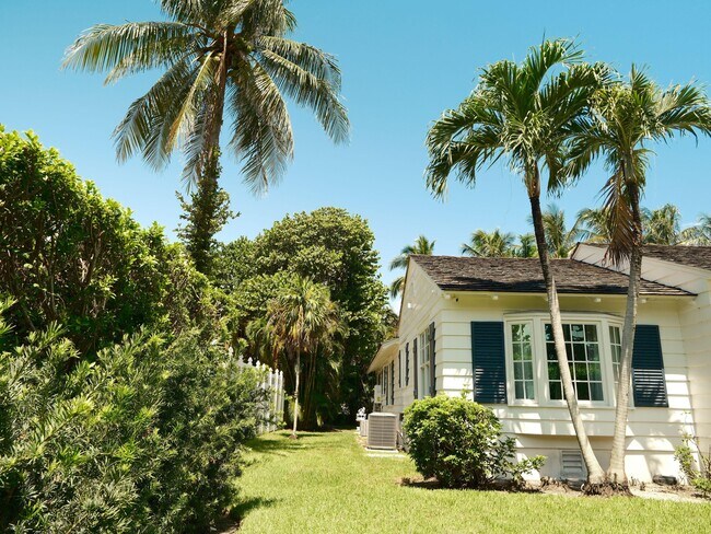 Building Photo - 1017 Tamarind Rd