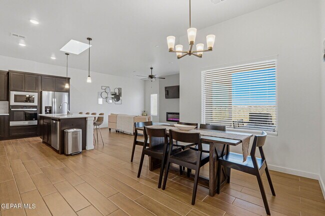 Building Photo - 244 Farnborough St