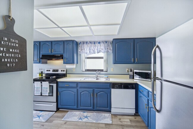 Building Photo - 5640 N Banana River Blvd