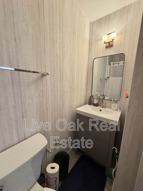 Building Photo - 103 N Thalia Rd