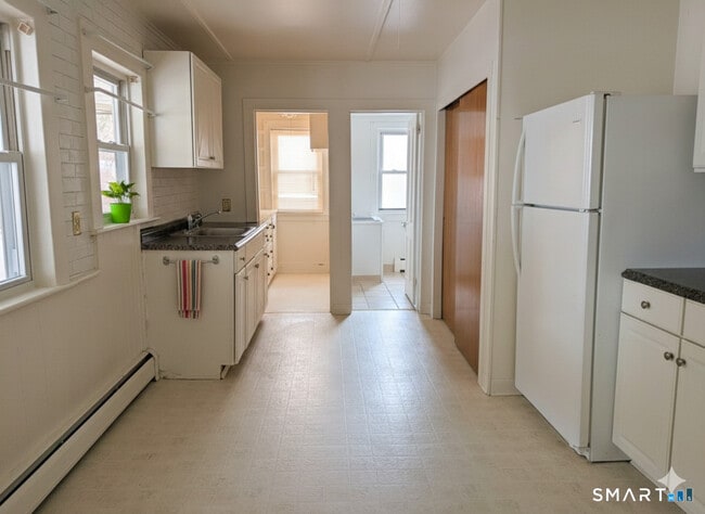 Building Photo - 71 Bridge St