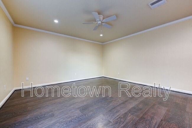 Building Photo - 1115 N Billen Ave