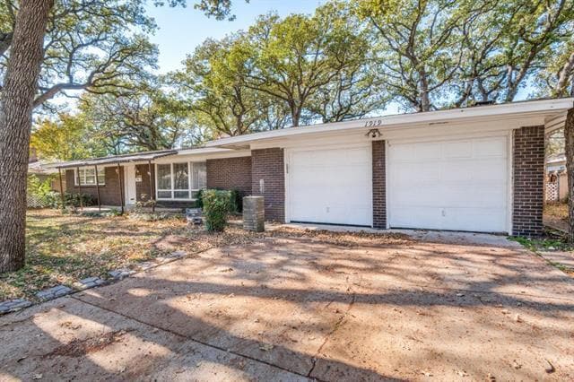 Building Photo - 1919 Betsy Ln