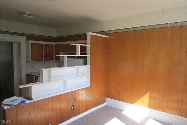 Building Photo - 15962 Pierce St