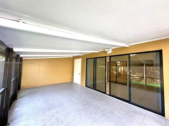 Building Photo - 6731 Kingsmoor Way