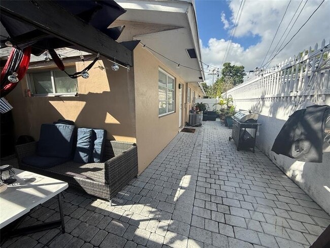 Building Photo - 1441 Miami Rd