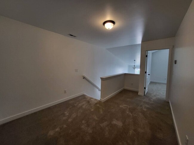 Building Photo - Pet Friendly Gorgeous Row End Townhome w 2 car attached garage!