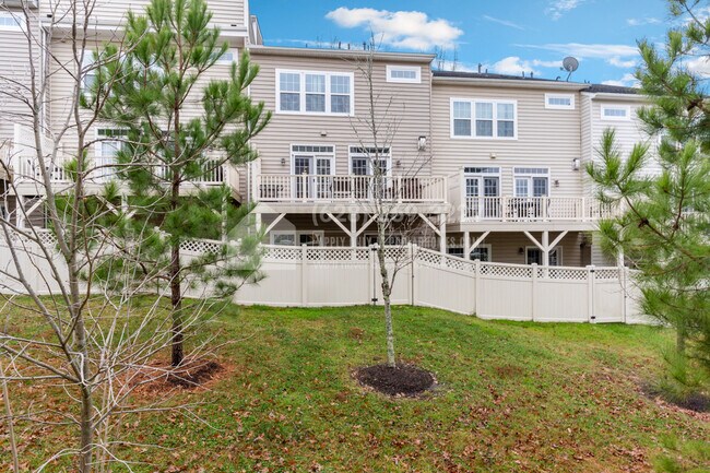 Building Photo - 15816 Swanscombe Lp