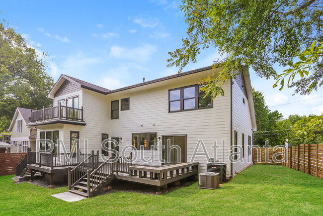 Building Photo - 116 3rd Ave