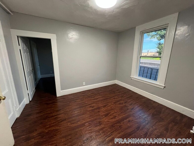 Building Photo - 64 Hollis St