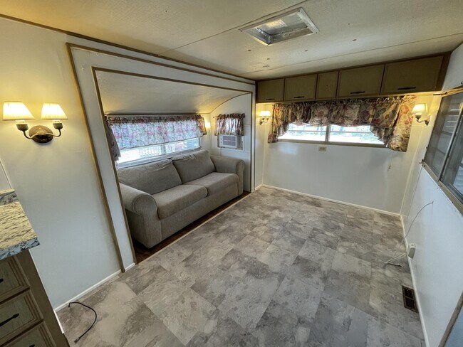 Building Photo - 30346 FL-78