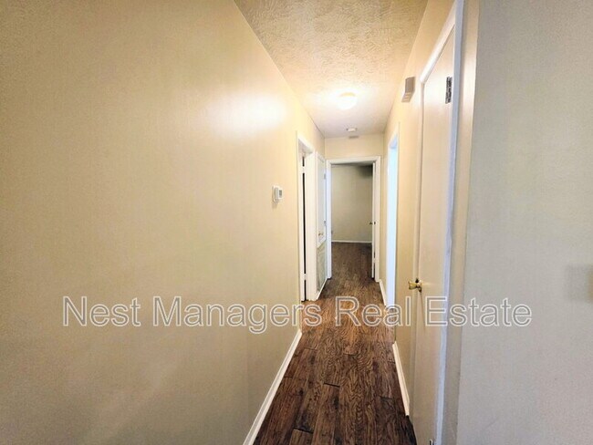 Building Photo - 1861 Tryon Dr