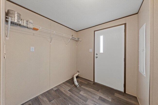 Building Photo - Spacious Country Living In Gholson