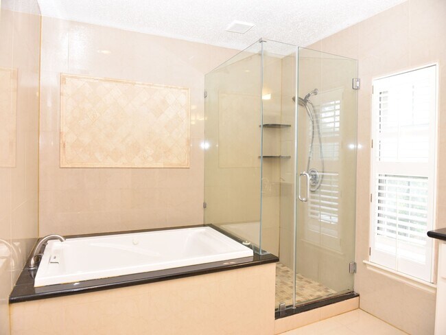 Building Photo - 9211 Rocky Valley Dr