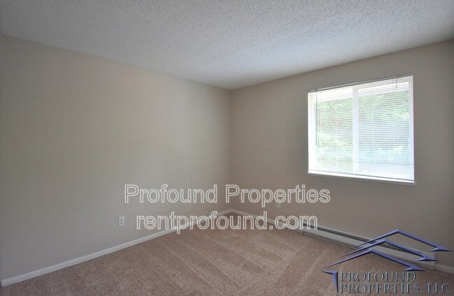 Building Photo - 12185 SW Gingham Ln