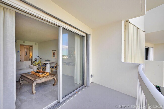 Building Photo - 2600 N Flagler Dr