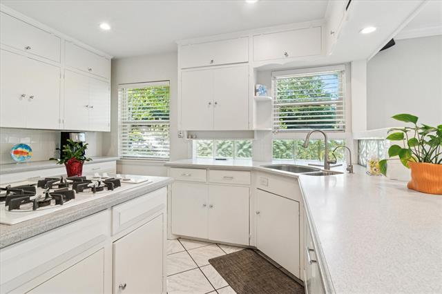 Building Photo - 3982 Highgrove Dr