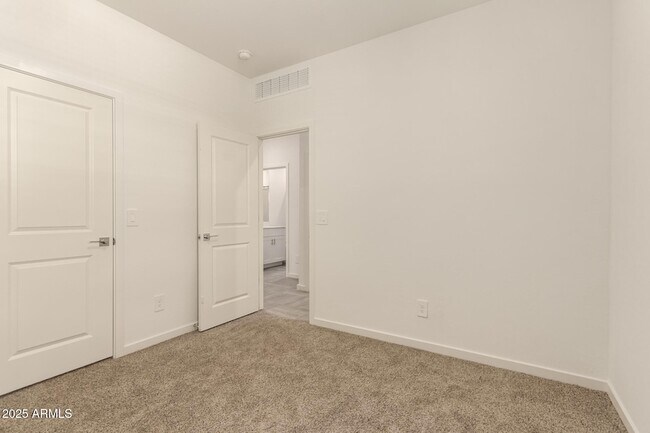 Building Photo - 3022 Hayden Rose Ave