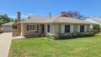 Building Photo - 2 Bed 1 Bath House By Michigan Park Available Now!