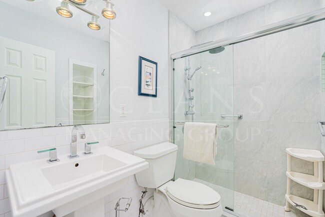 Building Photo - Riverfront Two Bedroom Condo