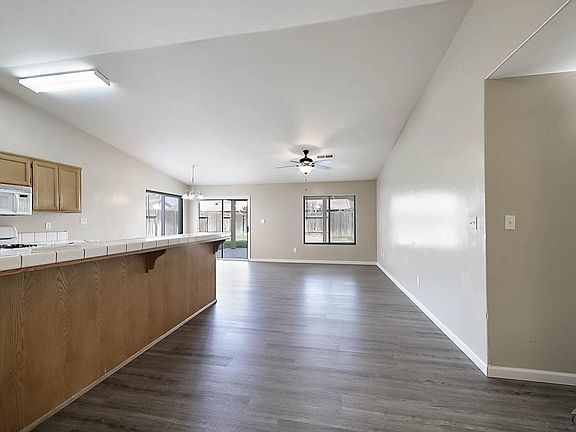 Building Photo - 1218 Engelberg Dr