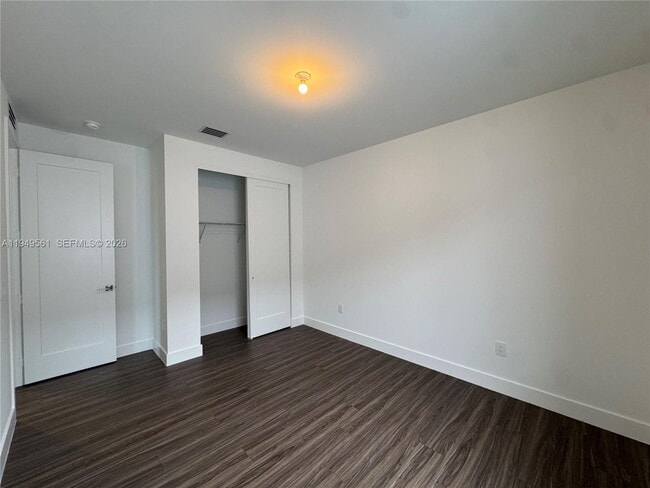 Building Photo - 19749 NE 16th Pl