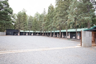 Building Photo - 858 E White Mountain Blvd