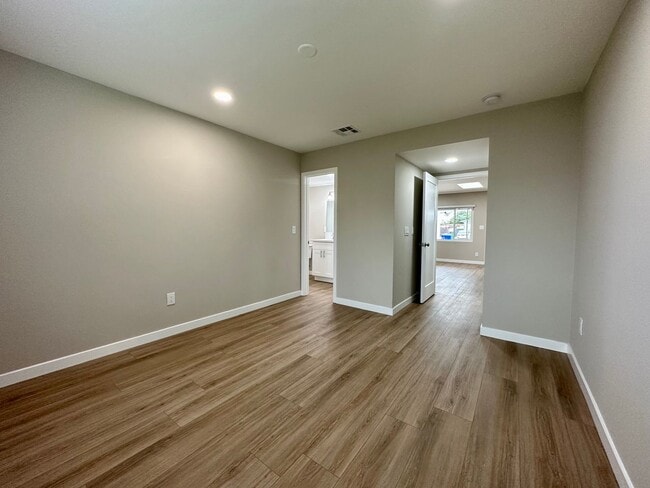Building Photo - Newly Renovated 2023!! Super close to camp...