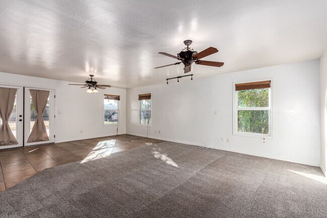 Building Photo - 2321 E Enid Cir