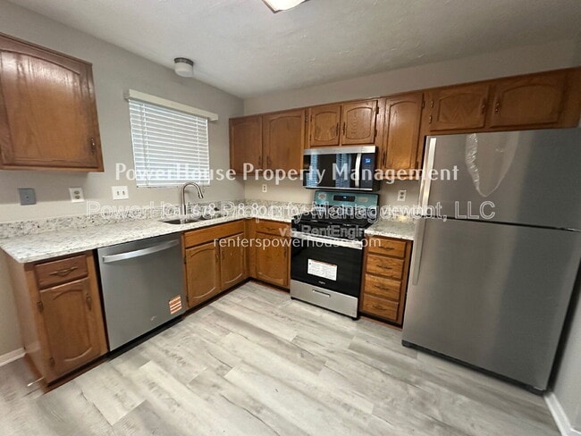 Building Photo - 115 Yately Ct