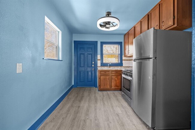 Building Photo - 1181 Graham St