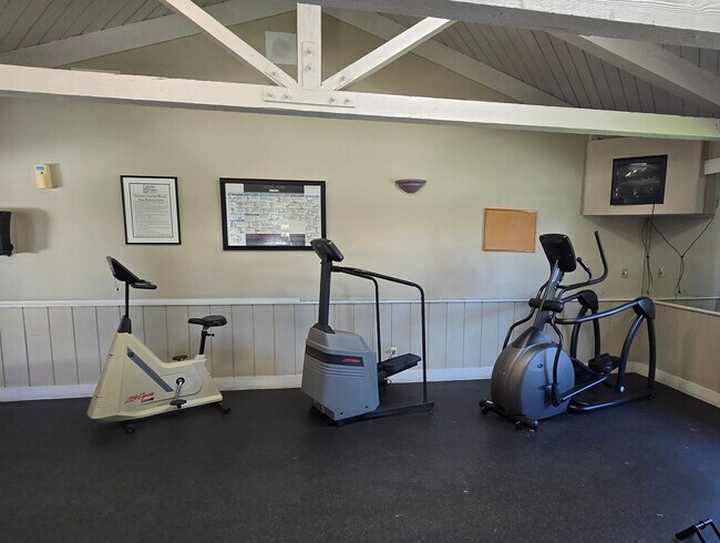 Building Photo - Santa Ana - 1 Bedroom 1 Bath Downstairs Co...