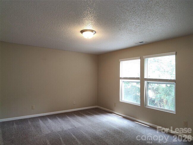 Building Photo - 2038 Dunsmore Ln